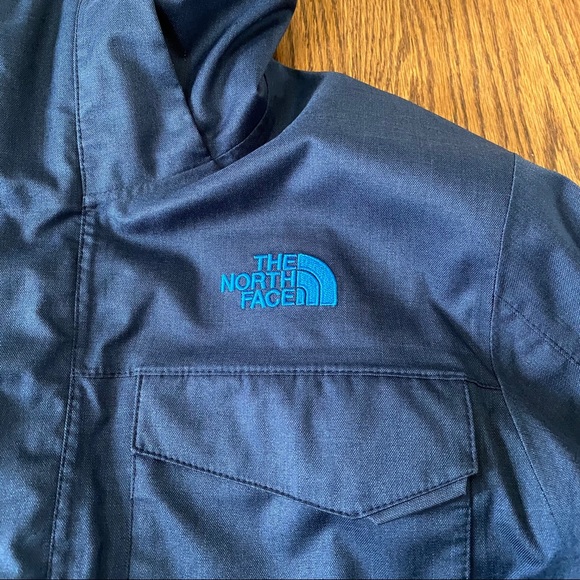SOLD - North Face Men’s Blue Coat Medium - Picture 3 of 14